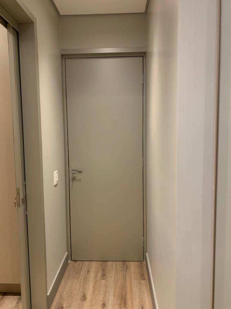Porta em ACM cinza