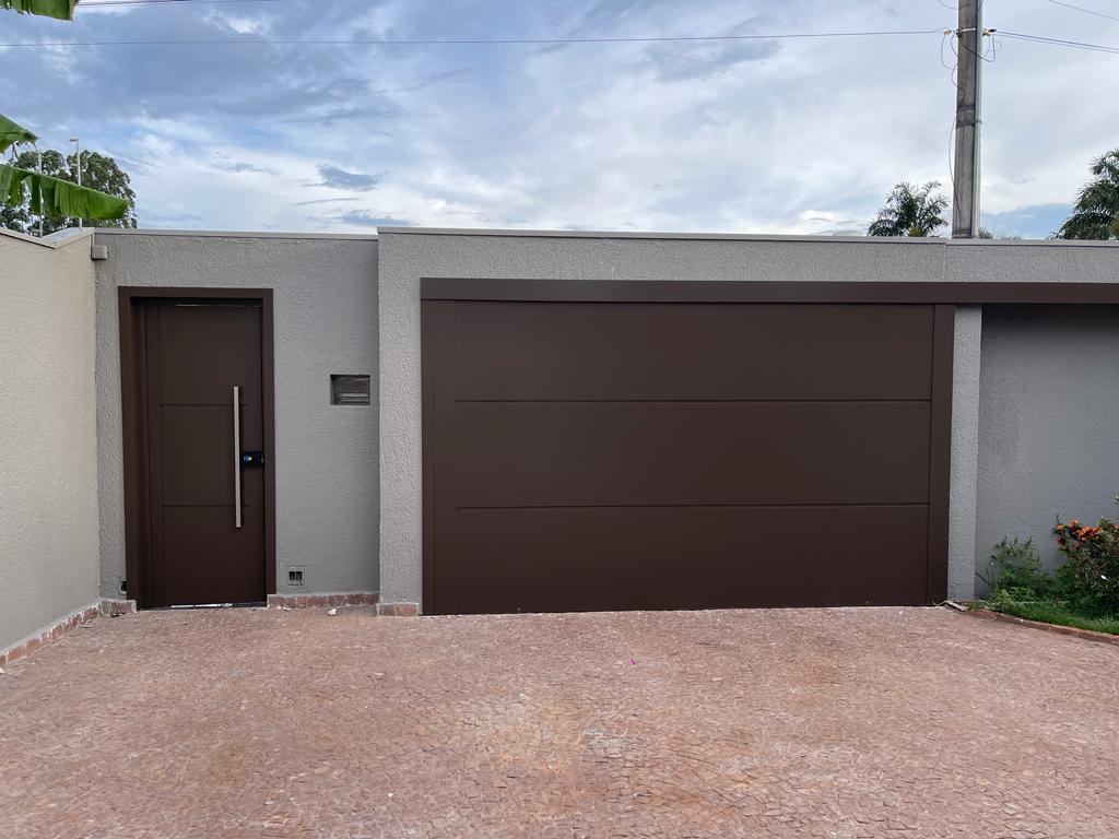 Porta e portão em ACM marrom